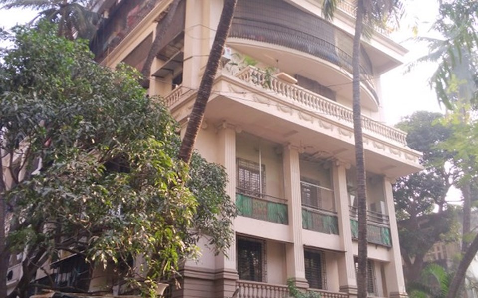 Sadanand Classic, Khar West