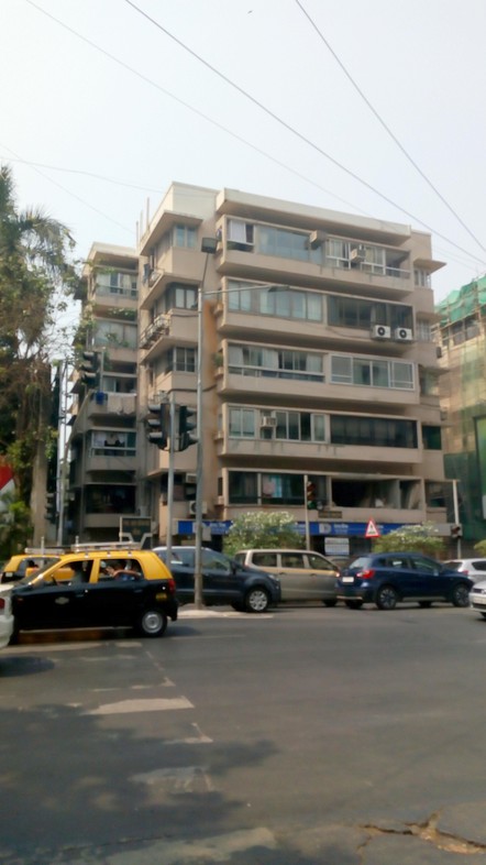 2 BHK Semi Furnished in Ajoomal Mansion , Peddar Road