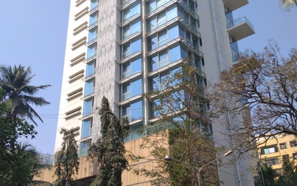 Oberoi Priviera, Santacruz West