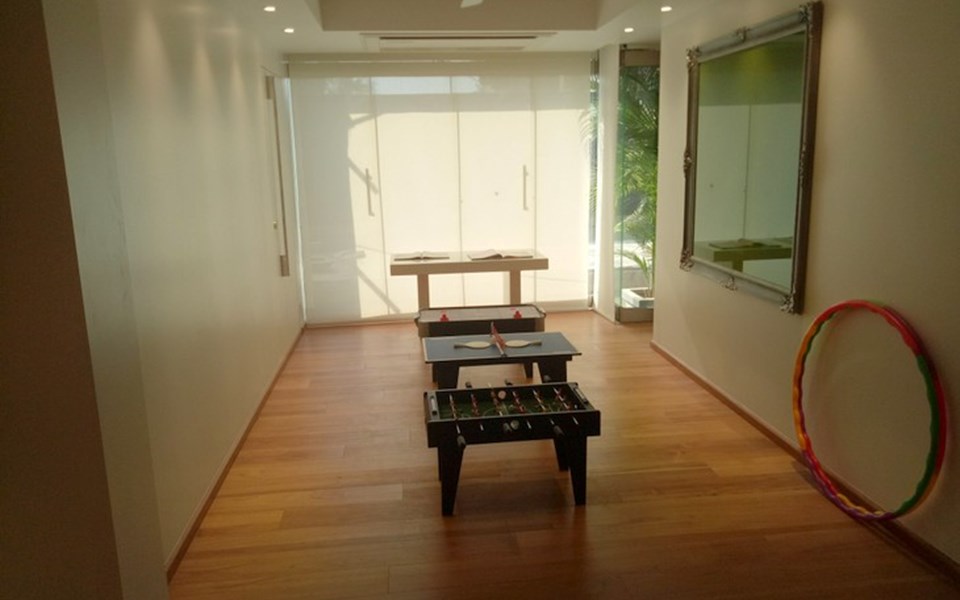 Ahu Area3 - Rustomjee Paramount, Khar West