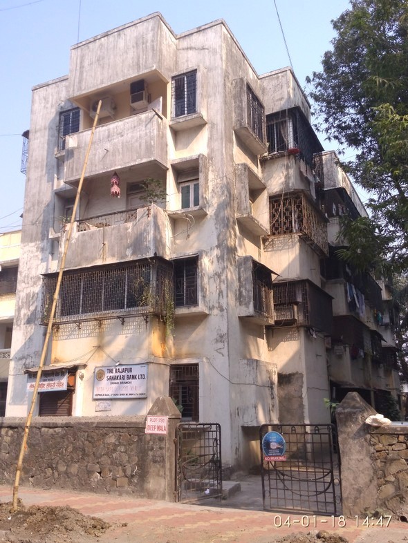2 BHK Semi Furnished in Deep Mala , Khar West