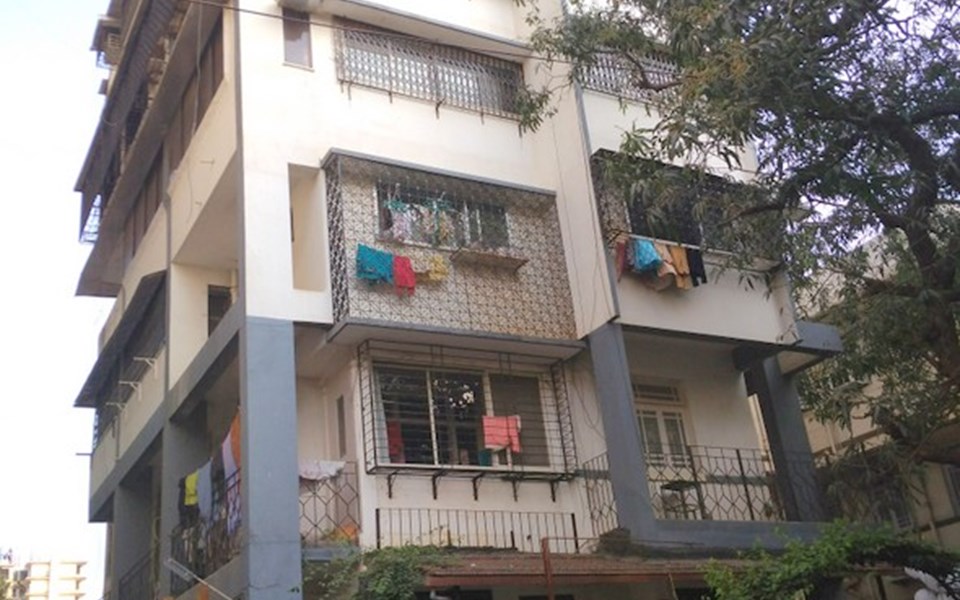 Urmi, Khar West