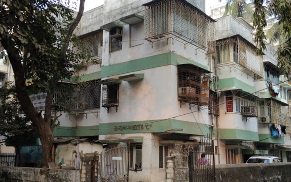 Snow White, Khar West