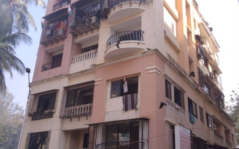 Little Hut, Bandra West