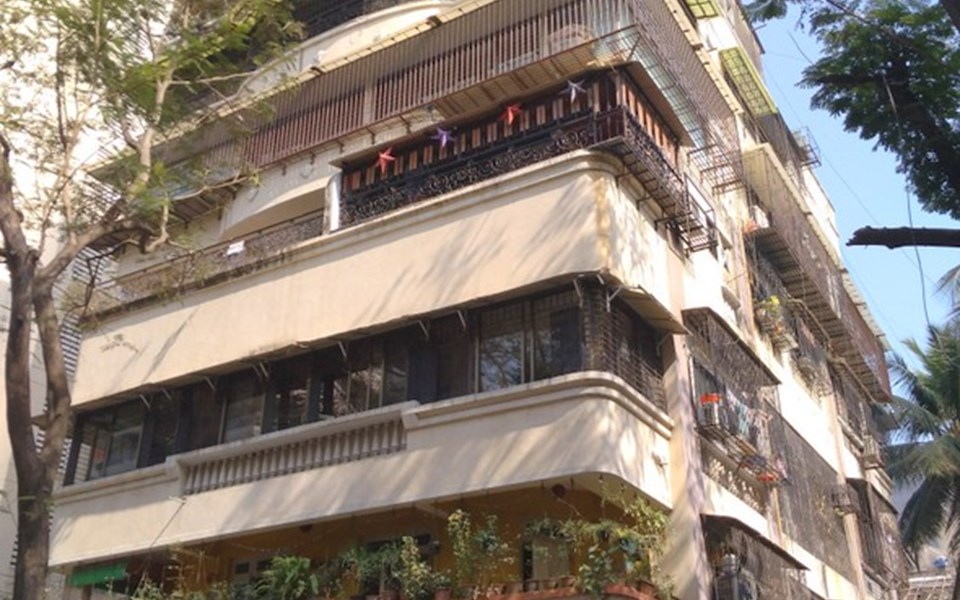 Navratan, Bandra West