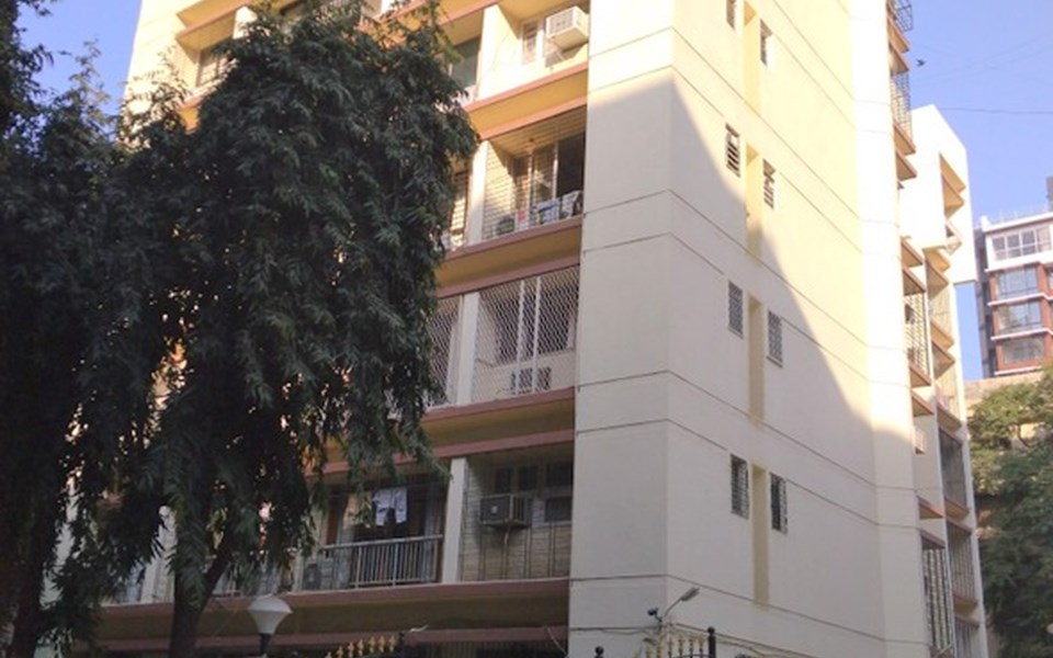Violet Villa, Santacruz West