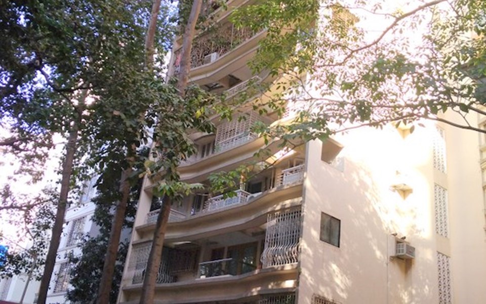 Le Chateau, Santacruz West