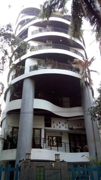 in Kum Kum , Khar West