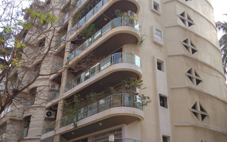 Elizabeth Homes, Santacruz West