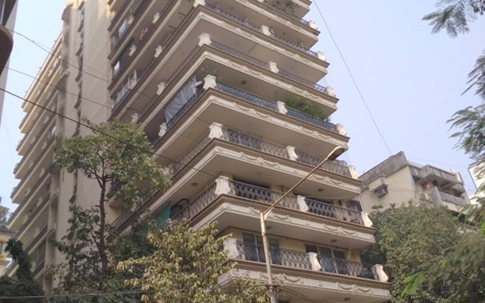 Enchante, Khar West