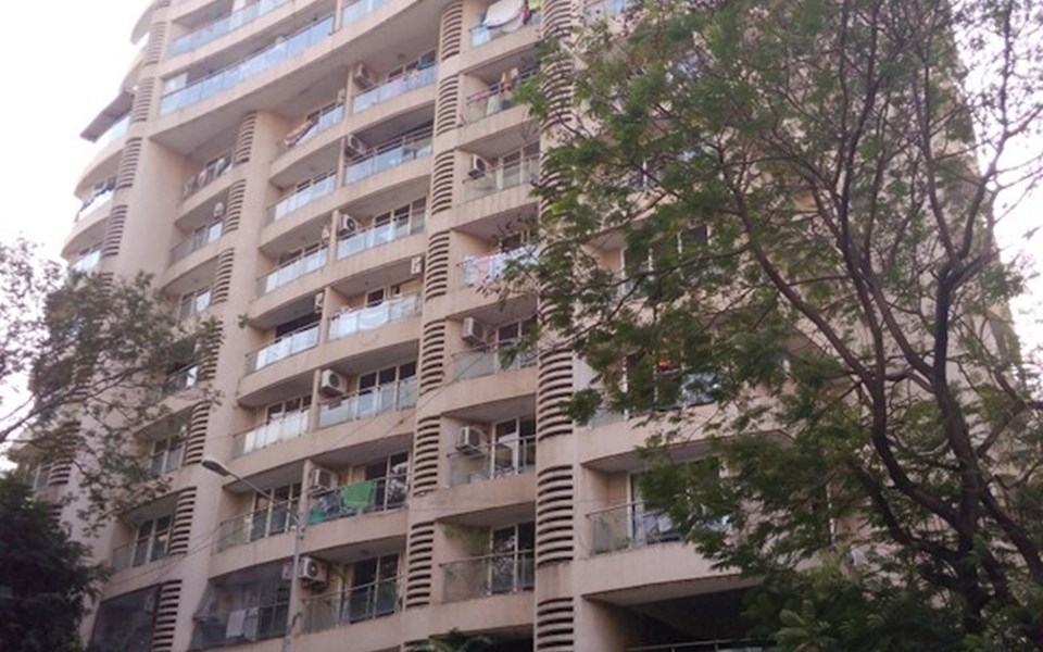 Golden Peak, Khar West