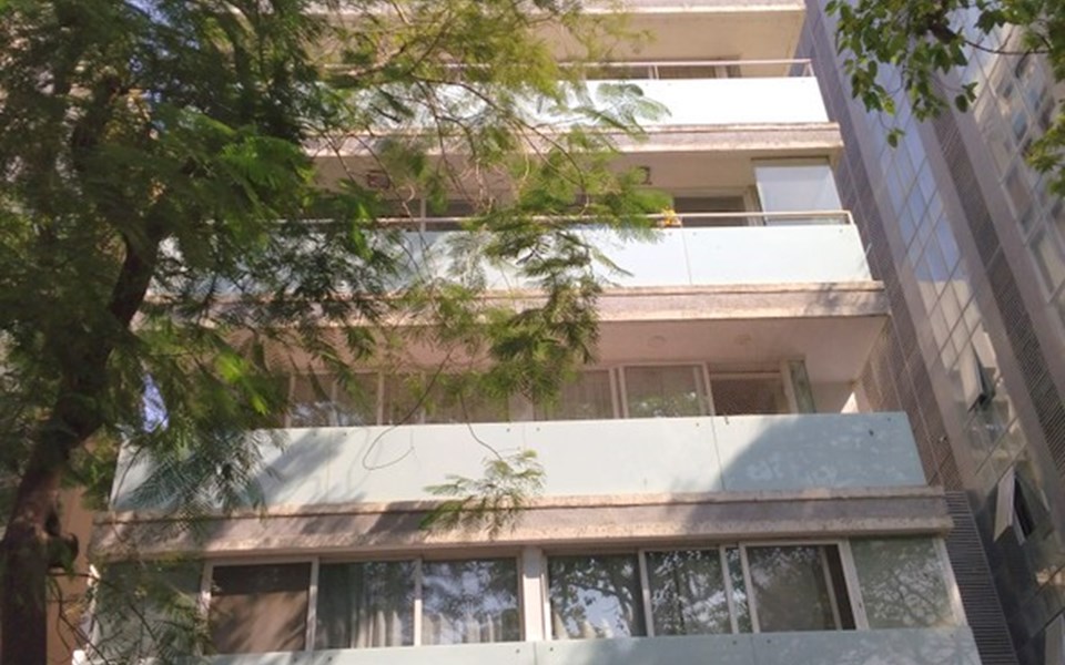 Lalani Fairmont, Khar West