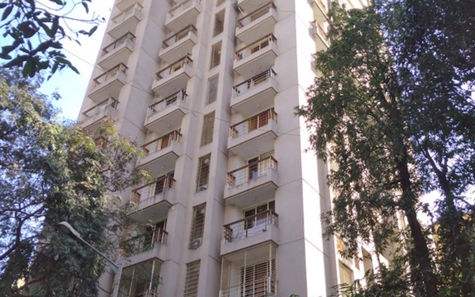 Savijay, Bandra West
