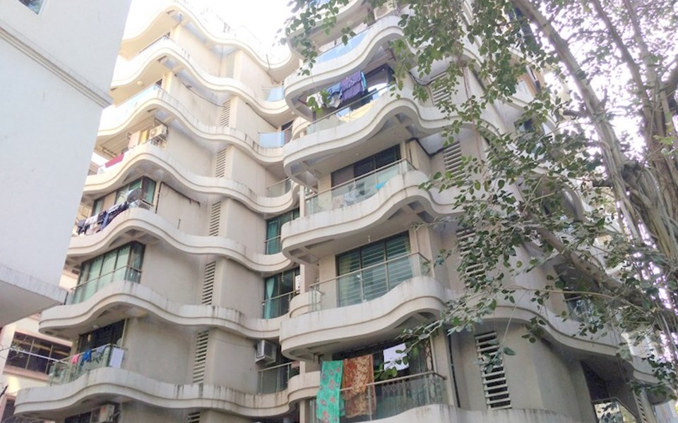 Yogniti, Santacruz West