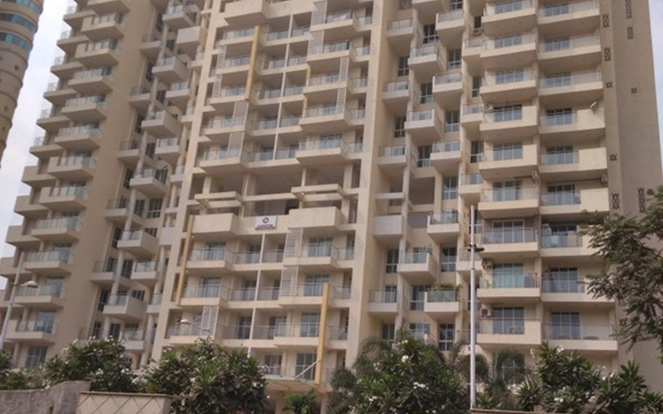 Yvonne, Powai
