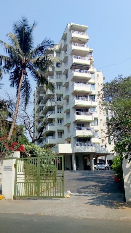 4 BHK Semi Furnished in Saker Apartments , Worli