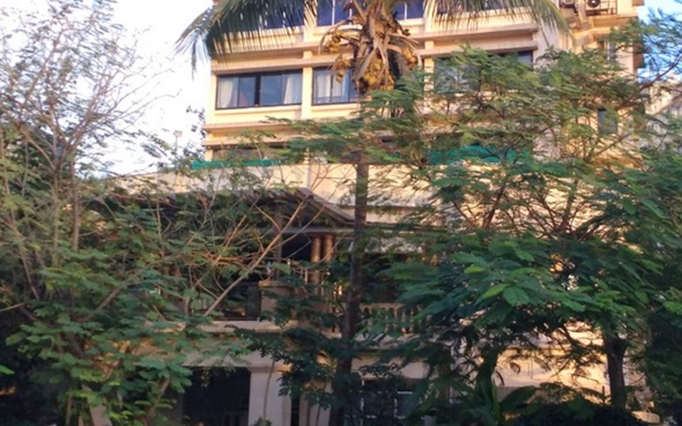 Gold Mist, Bandra West