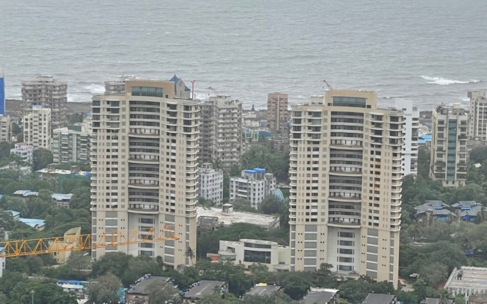 Building - Kalpataru Horizon, Worli