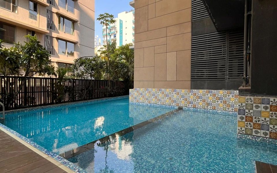 Swimmingpool - Satguru Shlok, Bandra West