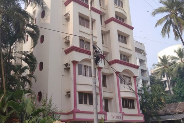 Flat on rent in Ivorick, Bandra West
