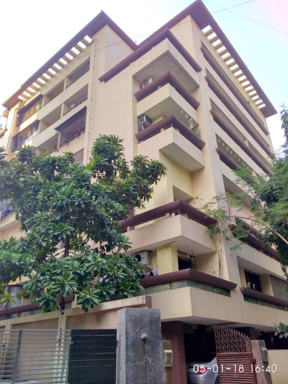 Flat on rent in Neelam, Khar West