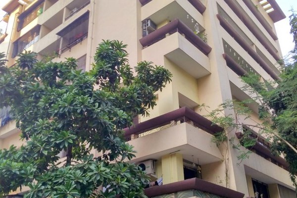 Flat on rent in Neelam, Khar West