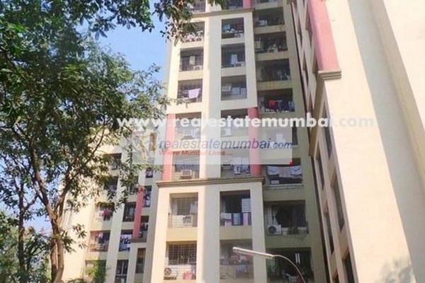 Flat on rent in Riddhi Garden, Goregaon East
