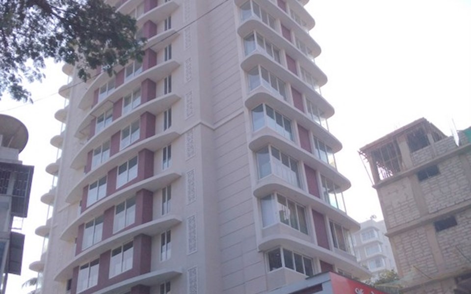Darvesh Belleza, Khar West