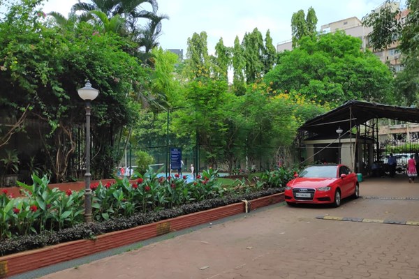 Flat on rent in Green Acres, Andheri West