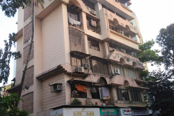 Flat on rent in Royal Crest, Bandra West