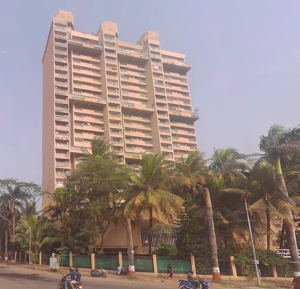 4 BHK Flat for Sale in Andheri West - Oberoi Sky Garden