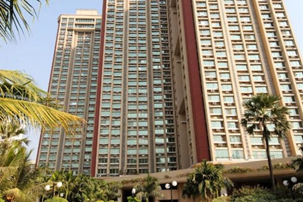Flat for sale in Oberoi Gardens, Kandivali East