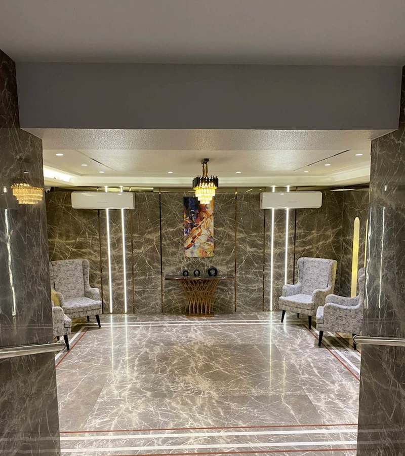 7 - Royal Empire, Andheri West