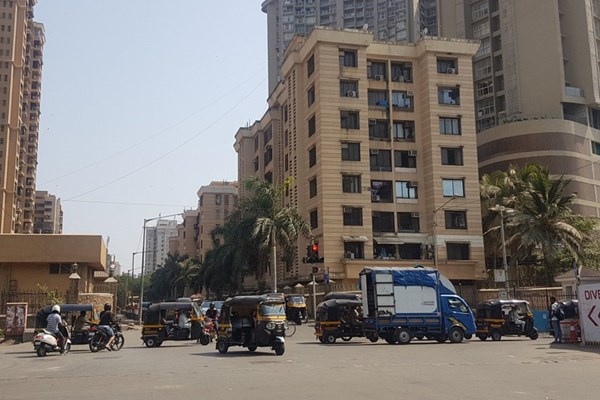 Flat on rent in Raheja Crest, Andheri West