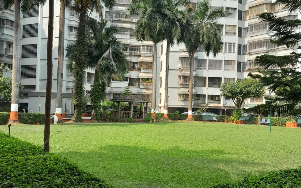 7 - Tarapore Gardens, Andheri West