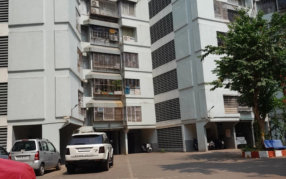Tarapore Gardens, Andheri West