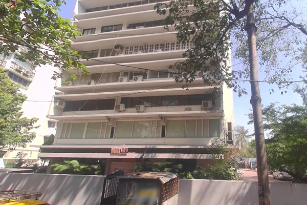 Office for sale in Court Chambers, Marine Lines
