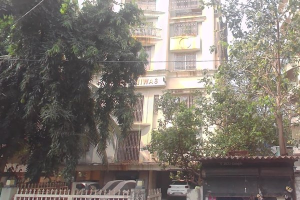 Flat on rent in Uttam Niwas, Khar West