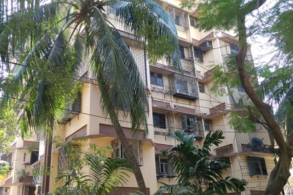 Flat for sale in Saraswat Colony, Santacruz West