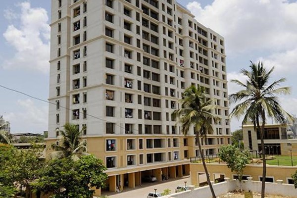 Flat on rent in Raheja Solitaire, Goregaon West
