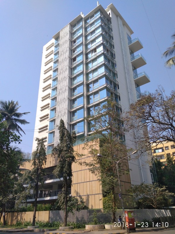 Flat for sale in Oberoi Priviera, Santacruz West