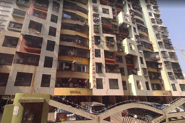 Flat on rent in Dheeraj Jamuna CHS, Malad West