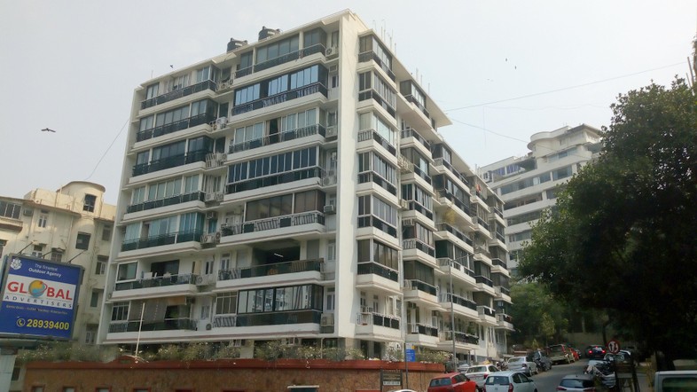 2 BHK Flat in Peddar Road for Sale in Prabhu Kunj - Semi Furnished