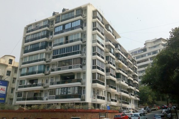 Flat for sale in Prabhu Kunj, Peddar Road