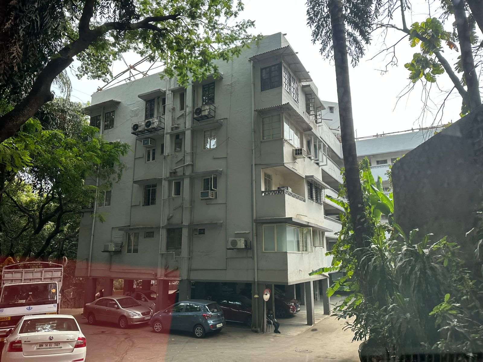 3 BHK Flat on Rent in Bandra West - Metropolitan