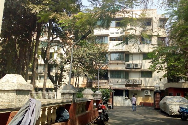 Flat for sale in Mansarovar, Walkeshwar