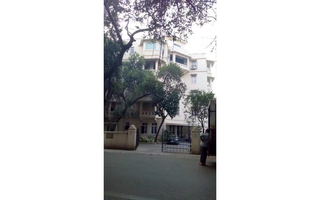 Malabar Court, Walkeshwar Flats Apartments on Rent, Sale & Lease
