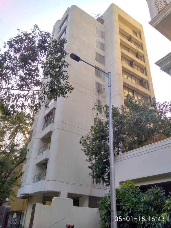 Flat for sale in Urvashi Terraces, Khar West