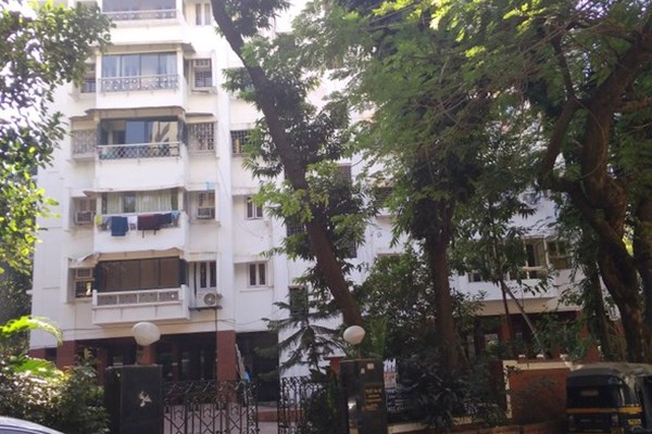 Flat for sale in Apsara Cosmopolitan, Bandra West