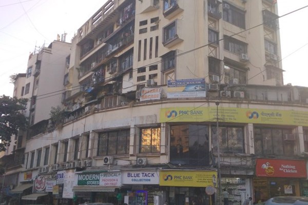 Flat for sale or rent in Dheeraj Arcade, Bandra West